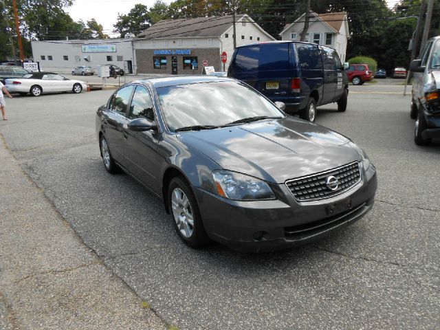 Nissan Altima 2005 photo 2