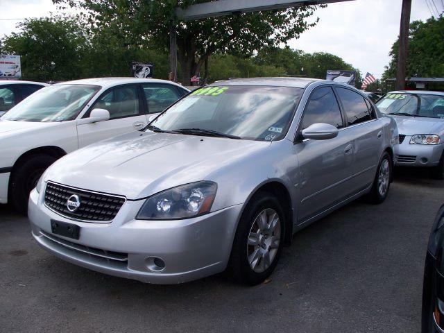 Nissan Altima Base Sedan