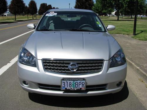 Nissan Altima 2005 photo 2