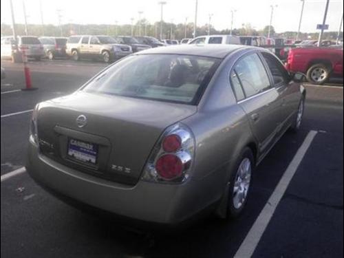 Nissan Altima 2005 photo 4