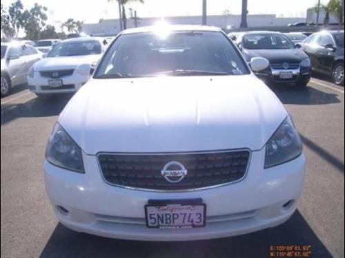 Nissan Altima 2005 photo 1