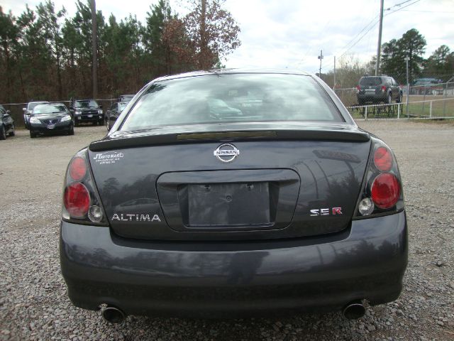Nissan Altima Crew Cab Standard Box 4-wheel Drive SLE Sedan