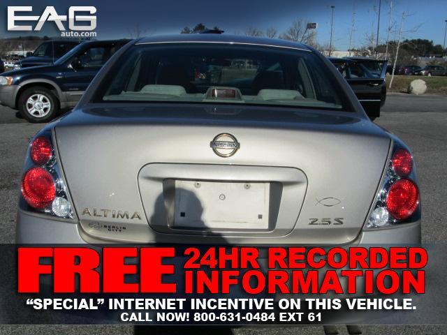 Nissan Altima 2005 photo 4