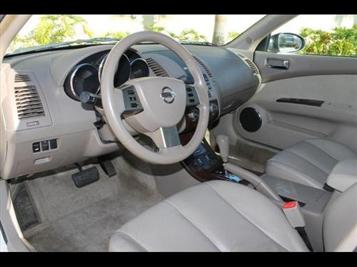 Nissan Altima 2005 photo 1
