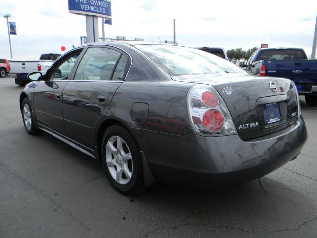 Nissan Altima 2005 photo 2