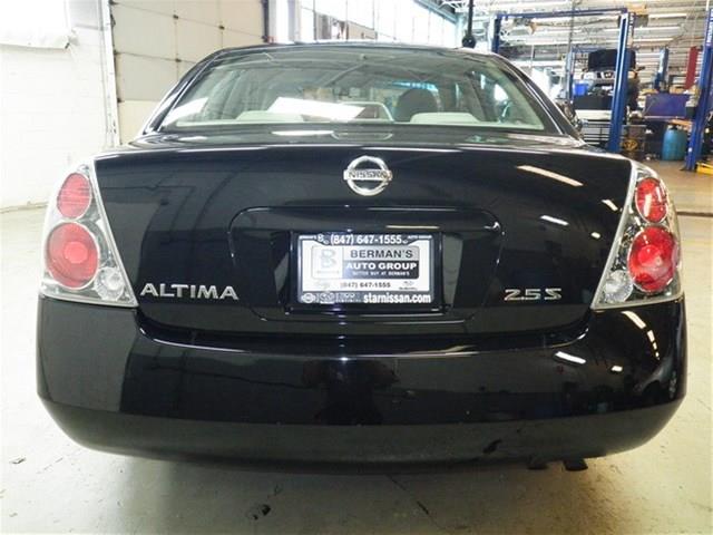 Nissan Altima 2005 photo 2