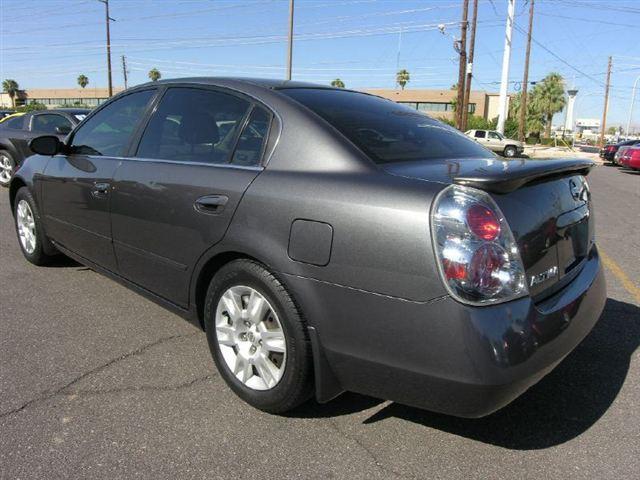 Nissan Altima 2005 photo 2