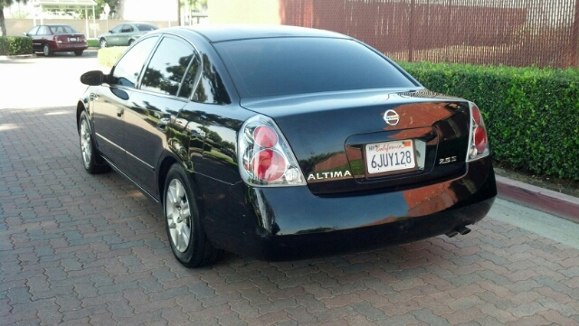 Nissan Altima 2005 photo 2