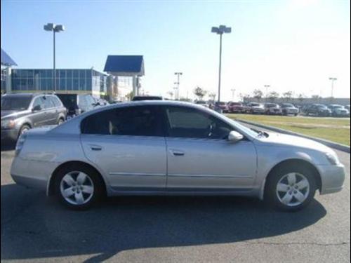 Nissan Altima 2005 photo 2