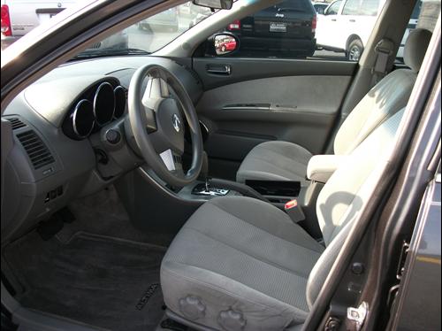 Nissan Altima 2005 photo 2