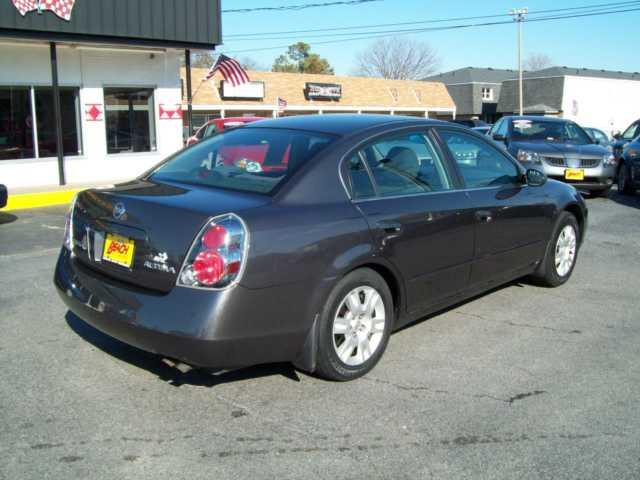 Nissan Altima 2005 photo 2