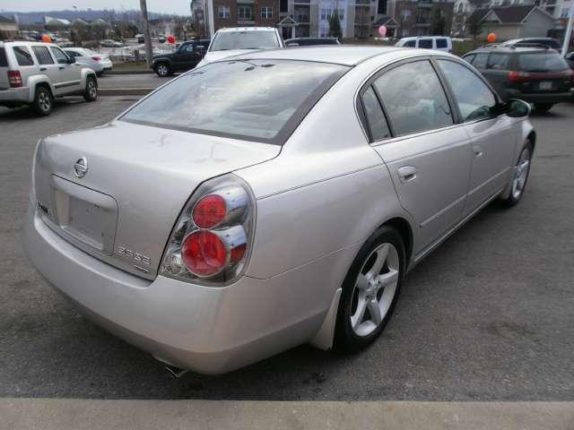 Nissan Altima 2005 photo 2