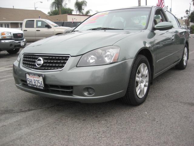 Nissan Altima 2005 photo 2