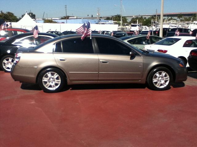 Nissan Altima 2500 HD LS Unspecified