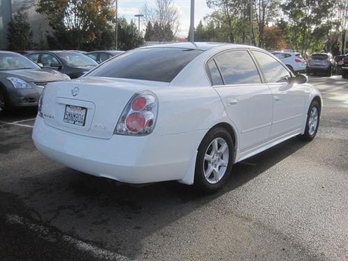 Nissan Altima 2005 photo 1