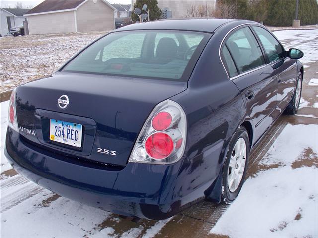 Nissan Altima 2005 photo 2