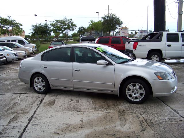 Nissan Altima 2005 photo 1