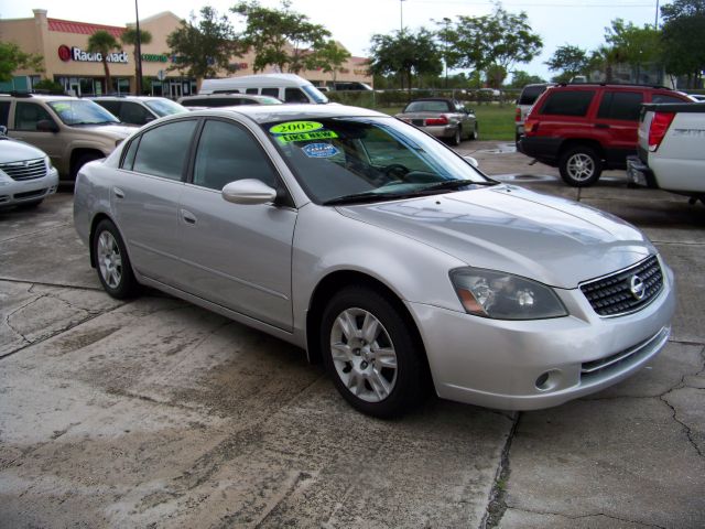Nissan Altima 2005 photo 2