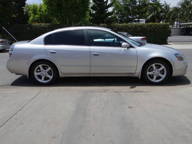 Nissan Altima 2005 photo 1