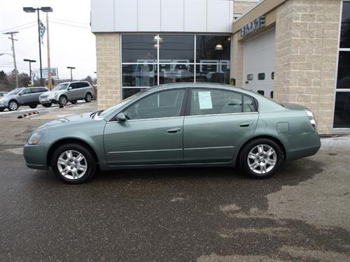 Nissan Altima 2005 photo 2