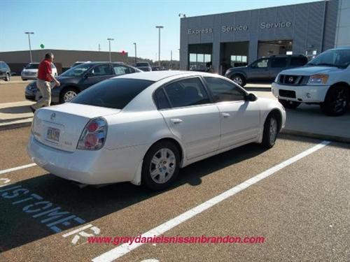 Nissan Altima 2005 photo 1