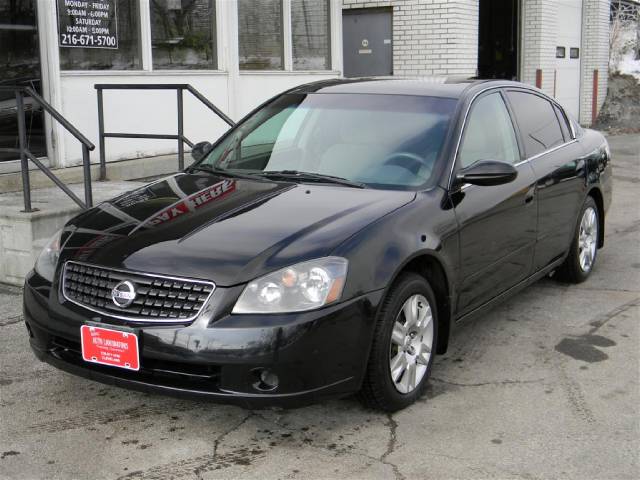 Nissan Altima 2005 photo 2