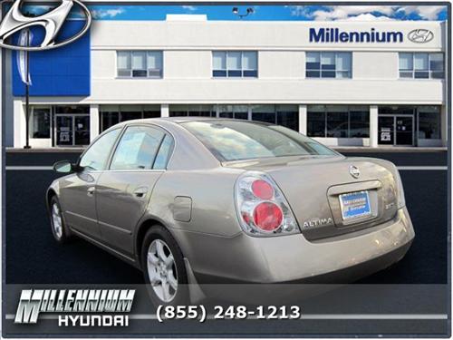 Nissan Altima 2005 photo 1