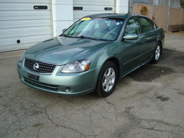 Nissan Altima LS S Sedan