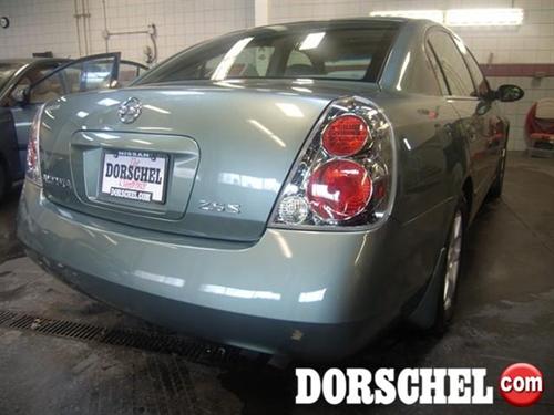 Nissan Altima 2005 photo 2