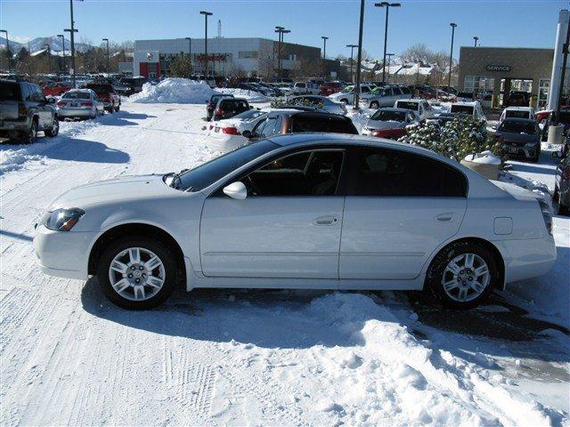 Nissan Altima Pickupslt Quad Cab SWB 4WD 4x4 Truck Sedan