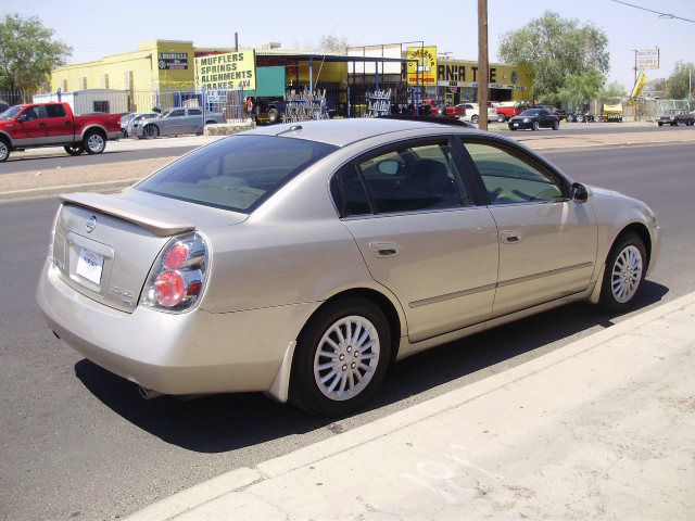 Nissan Altima 2005 photo 2