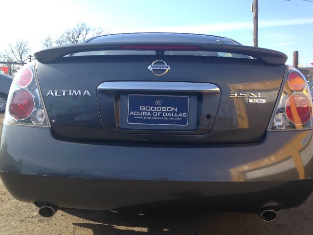 Nissan Altima ST Pickup 4D 5 1/2 Ft Sedan