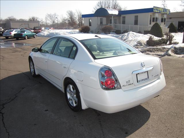 Nissan Altima 2005 photo 2