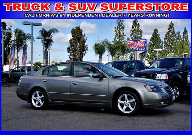 Nissan Altima SE Sedan