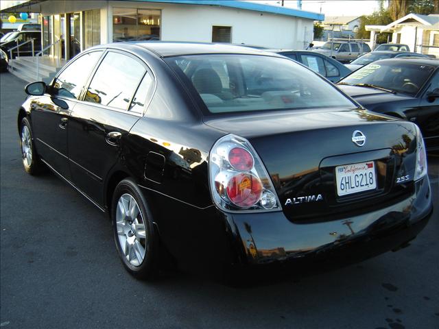 Nissan Altima 2005 photo 1
