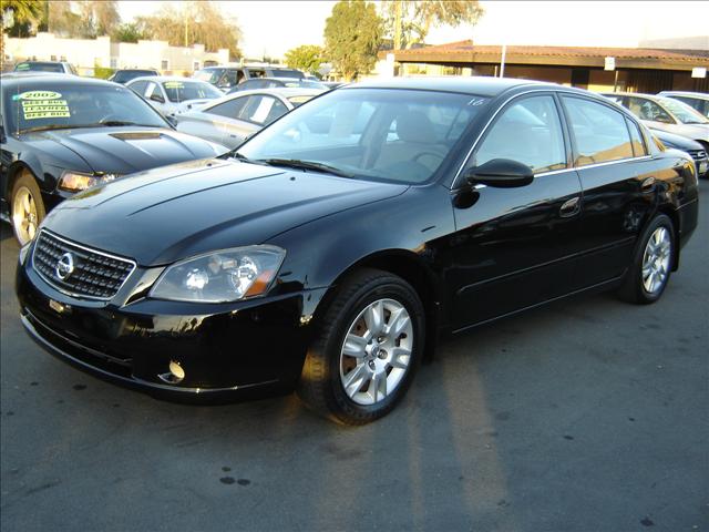 Nissan Altima 2005 photo 2