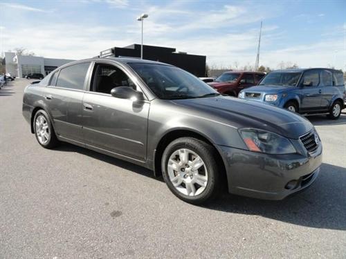 Nissan Altima 2005 photo 2