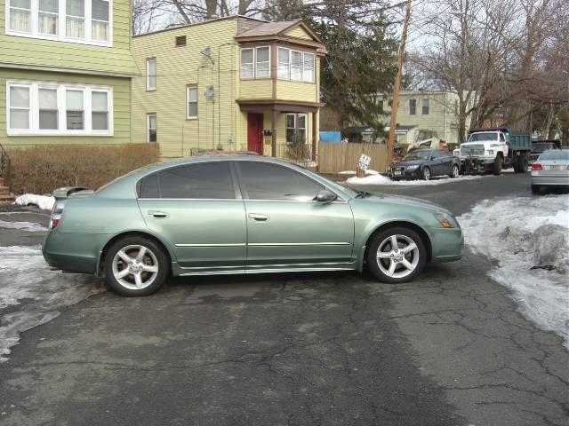 Nissan Altima Front-wheel Drive LS SUV Sedan