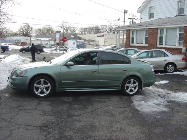Nissan Altima 2005 photo 1