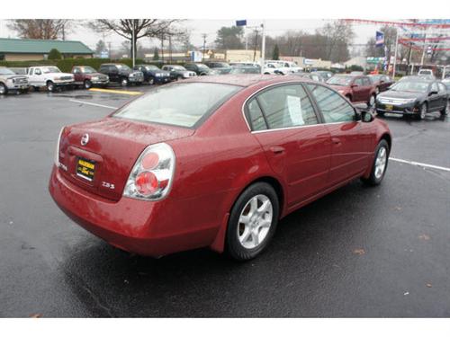 Nissan Altima 2005 photo 4