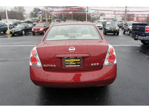 Nissan Altima 2005 photo 5