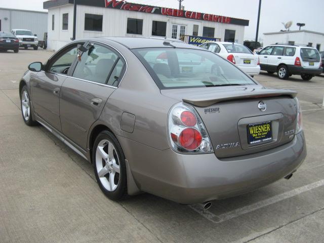 Nissan Altima 2005 photo 4