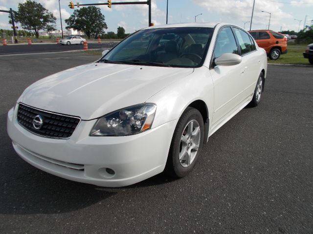 Nissan Altima 2005 photo 2