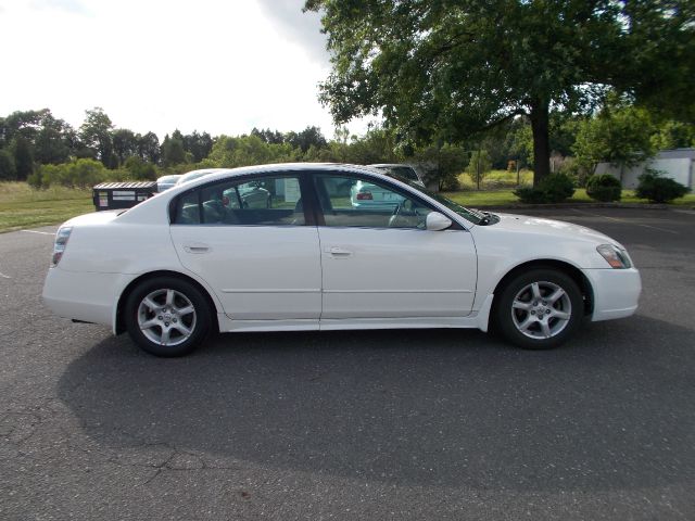 Nissan Altima 2005 photo 3