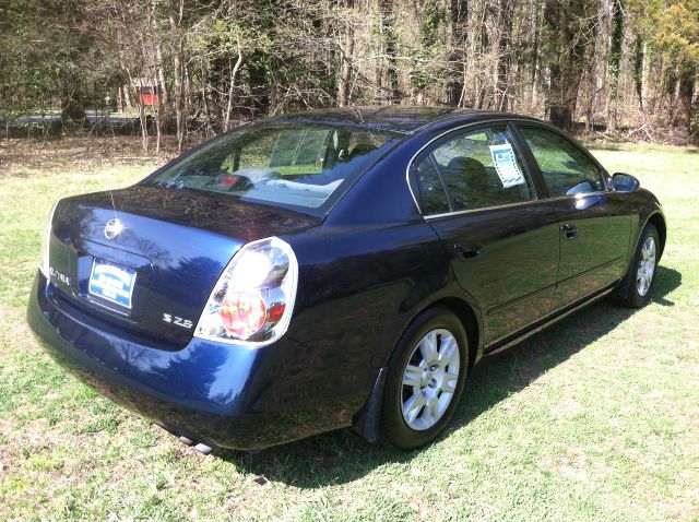 Nissan Altima Pickupslt Quad Cab SWB 4WD 4x4 Truck Sedan