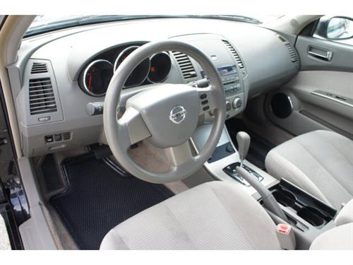 Nissan Altima 2005 photo 2