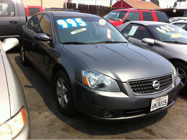 Nissan Altima SLT Quad Cab 2WD Sedan