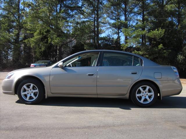 Nissan Altima 2005 photo 2