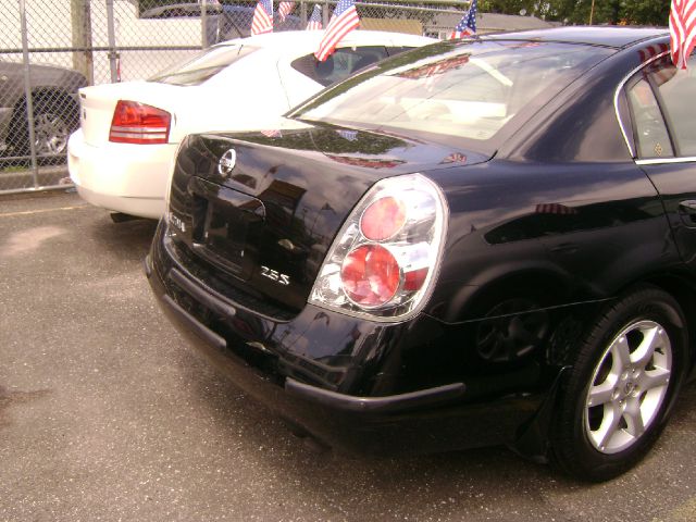 Nissan Altima 2005 photo 2