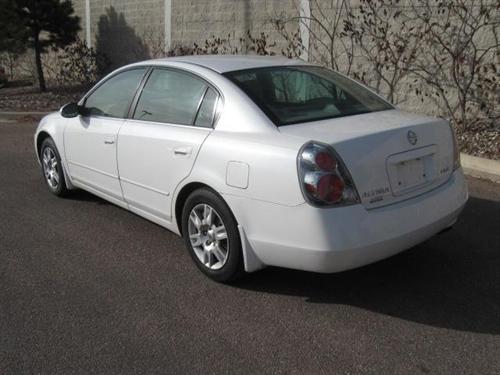 Nissan Altima 2005 photo 2